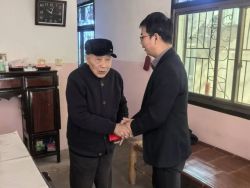 尊老敬老情意浓 殷殷关怀暖人心&mdash;&mdash;我院领导走访慰问退休老同志